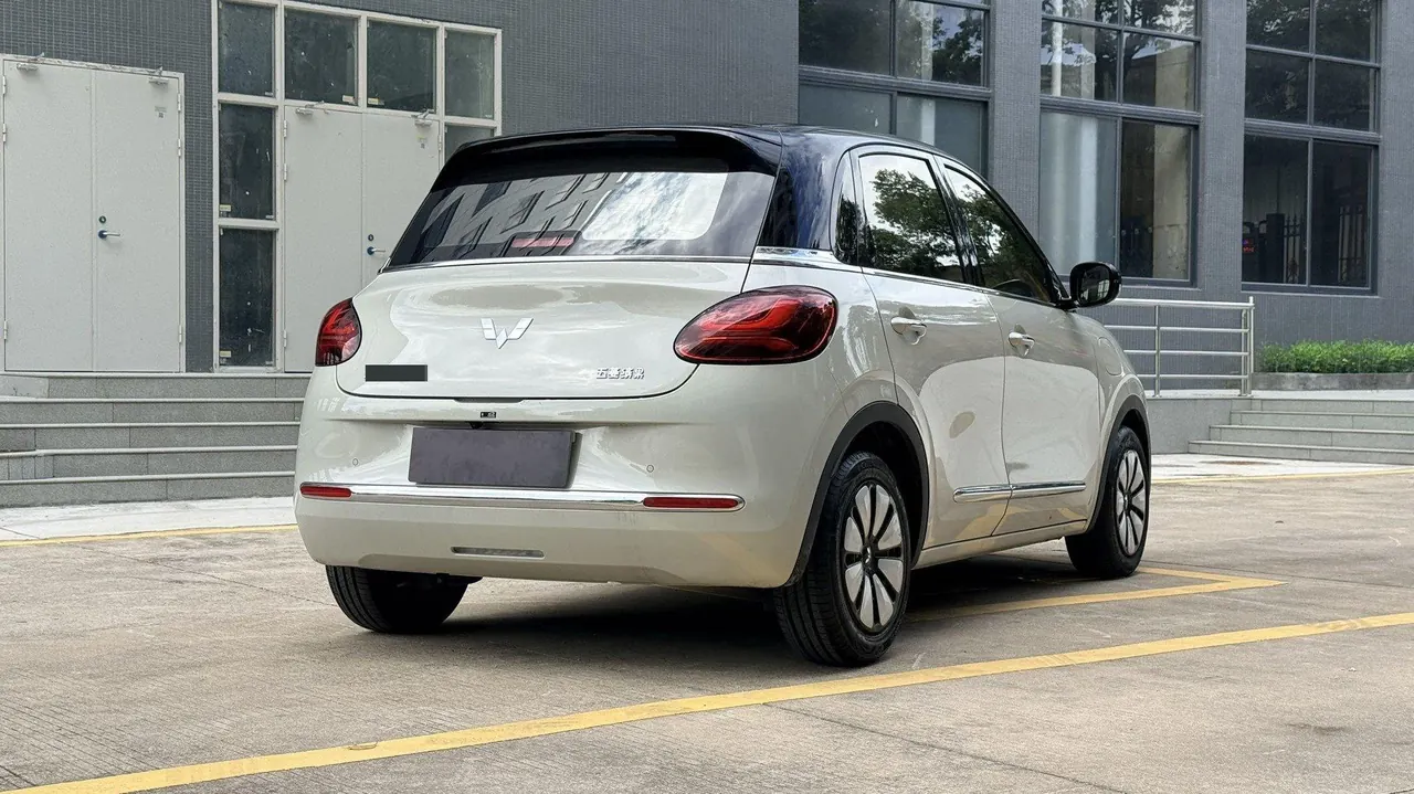 WuLing 2025 Plantronics 333km LingBox Connected Automatic Gear 4