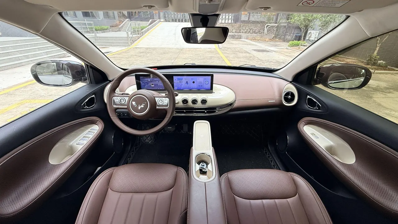 WuLing 2025 Plantronics 333km LingBox Connected Automatic Gear 5