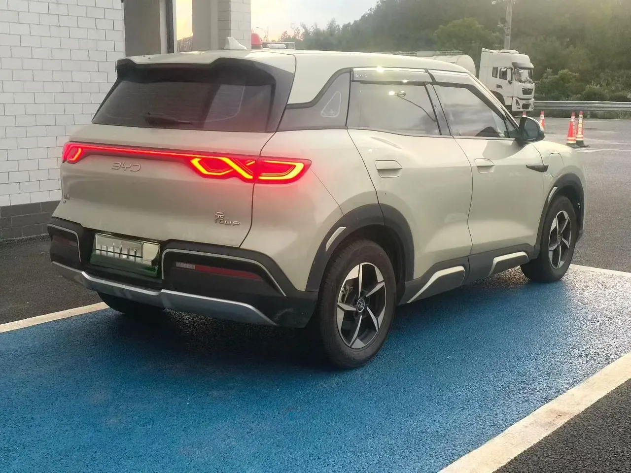 BYD 2024 Yuan UP 401KM Leading Automatic Gear 7