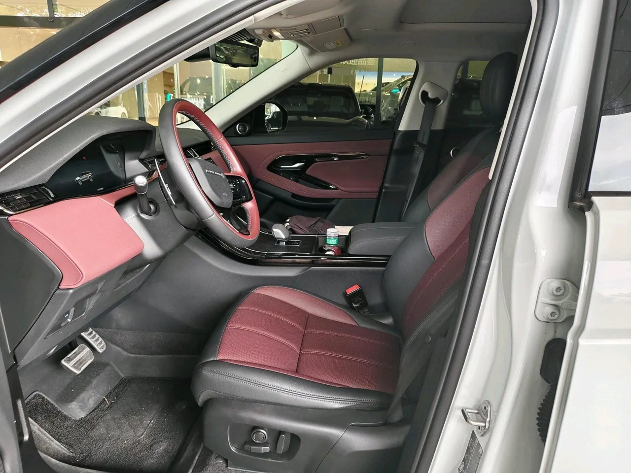 Land Rover 2024 evoque L 48V 2.0T 249PS automatic gear 2