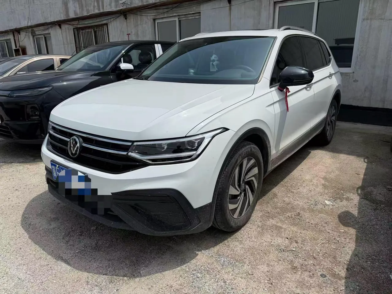 Volkswagen 2024 Tiguan L 1.5TSI 300TSI Two‑Wheel‑Drive Longteng Edition Automatic Transmission - View 1
