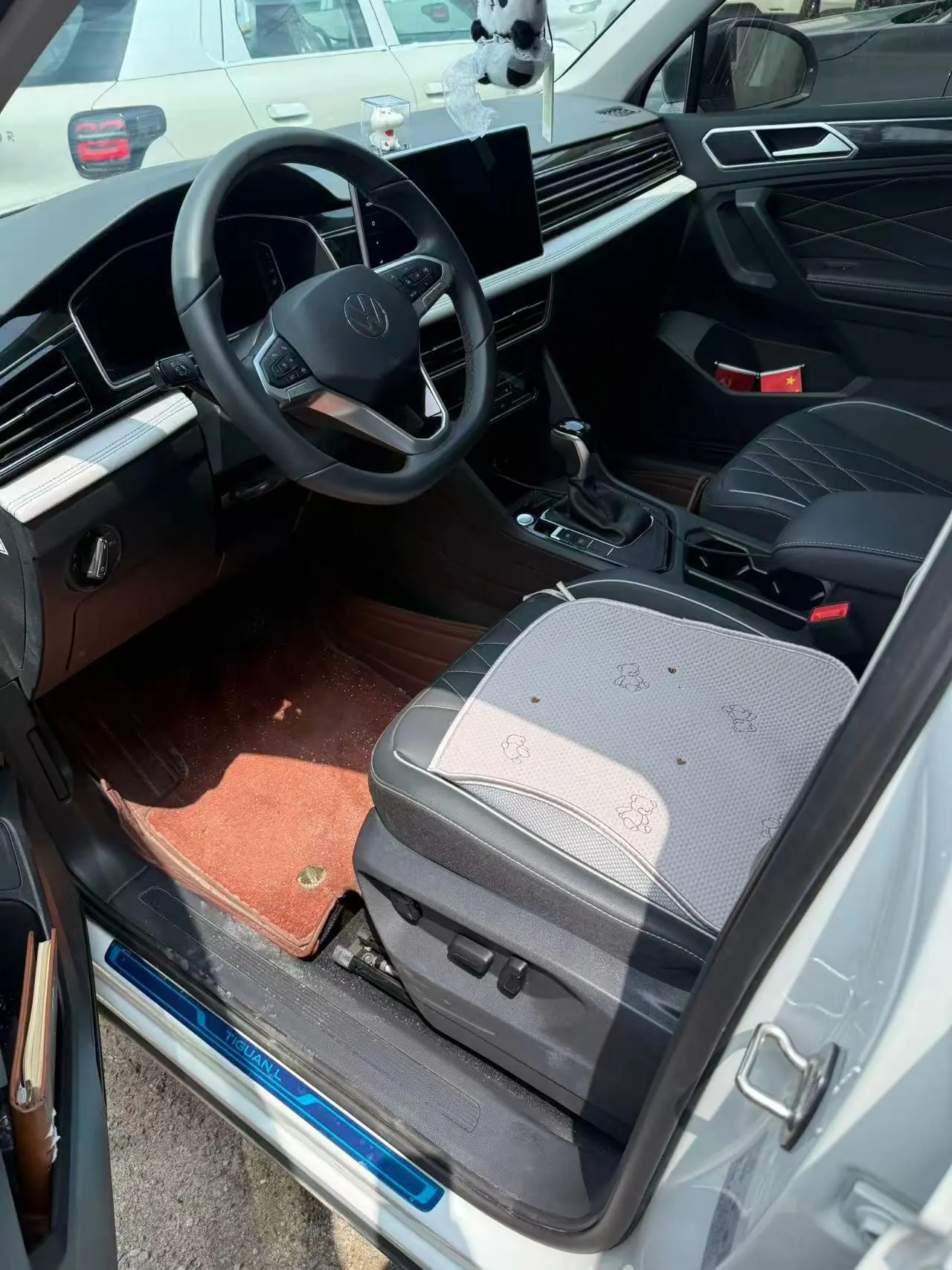 Volkswagen 2024 Tiguan L 1.5TSI 300TSI Two‑Wheel‑Drive Longteng Edition Automatic Transmission 3