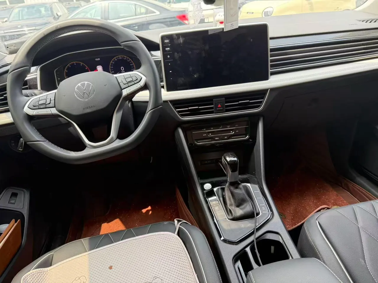 Volkswagen 2024 Tiguan L 1.5TSI 300TSI Two‑Wheel‑Drive Longteng Edition Automatic Transmission 5