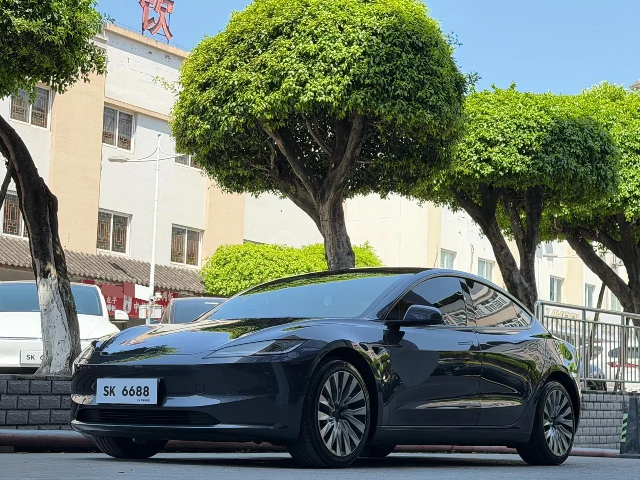 Tesla 2025 Model 3 rear-wheel drive version of automatic transmission - View 1