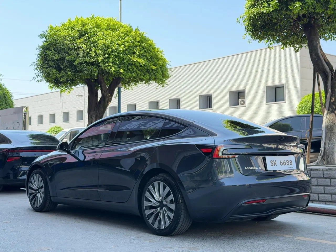 Tesla 2025 Model 3 rear-wheel drive version of automatic transmission 3