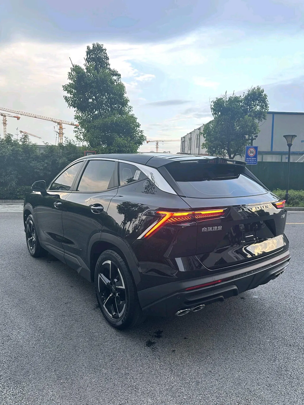 Jetour 2025 Dasheng 1.5T to Perfect Edition Automatic Gear 4