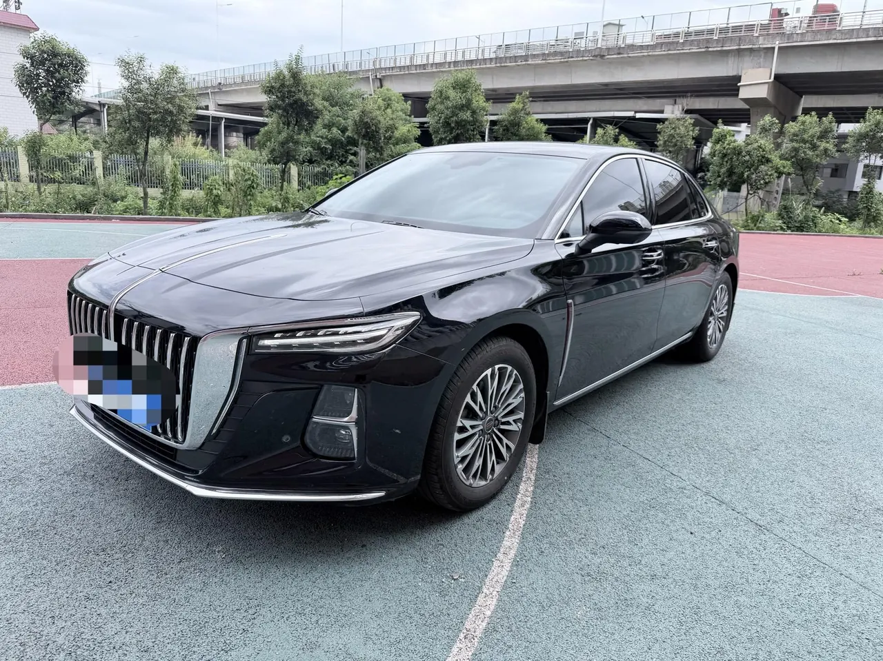 HongQi 2025 H5 1.5T Flag Rhyme 500000 Commemorative Automatic Gear - View 1
