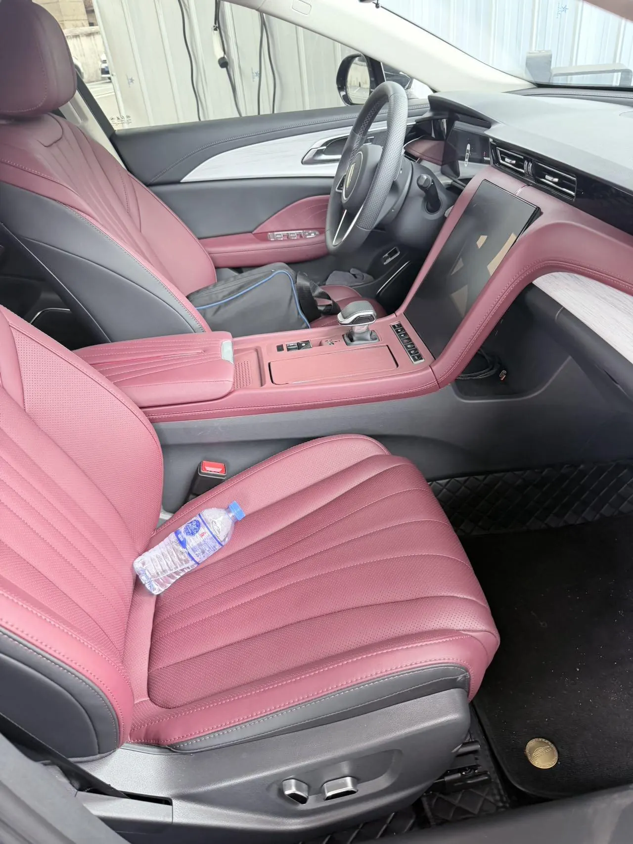 HongQi 2025 H5 1.5T Flag Rhyme 500000 Commemorative Automatic Gear 4