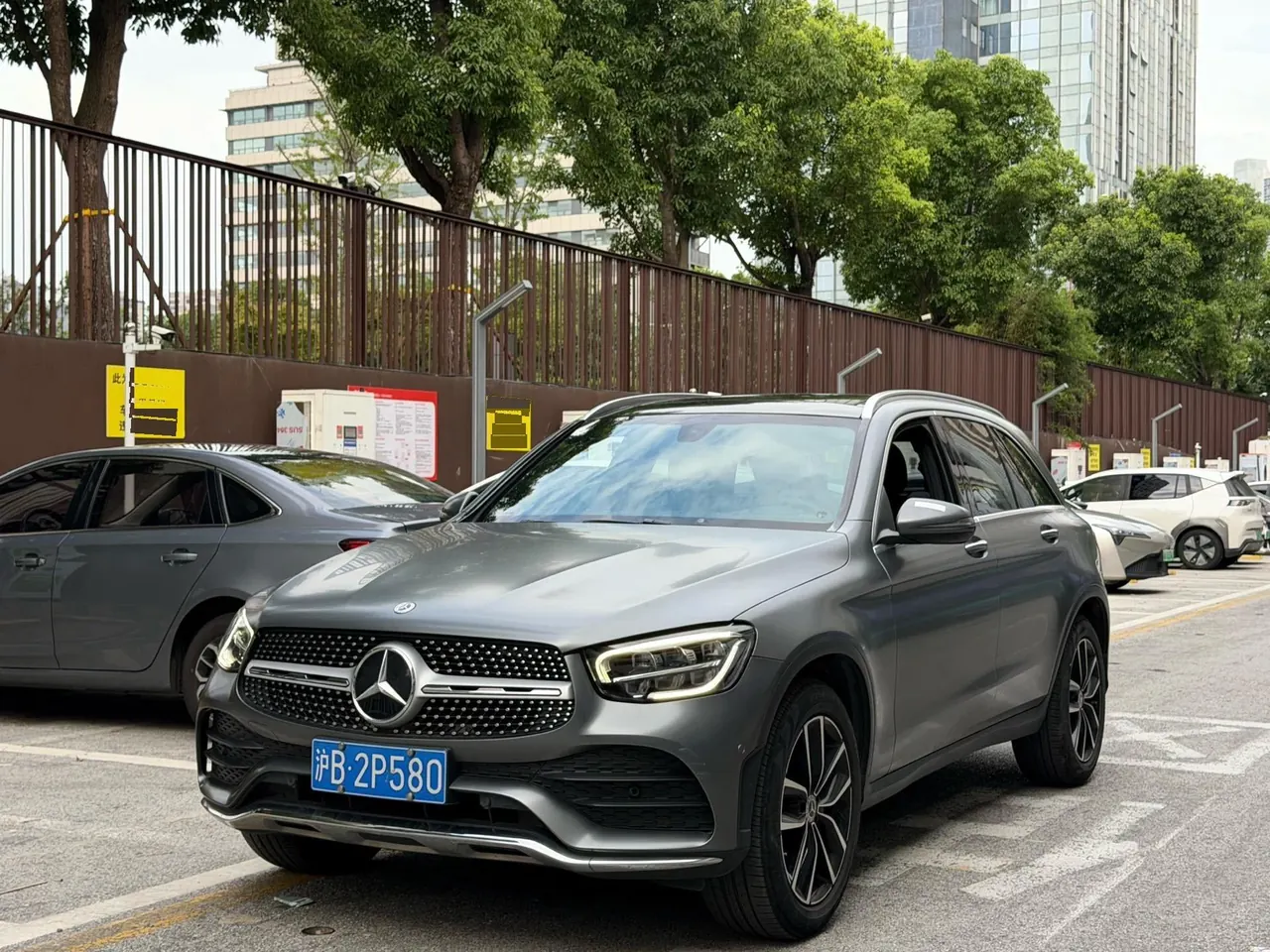 Mercedes Benz 2021 GLC 260 L 4MATIC 2.0T Luxury Automatic - View 1