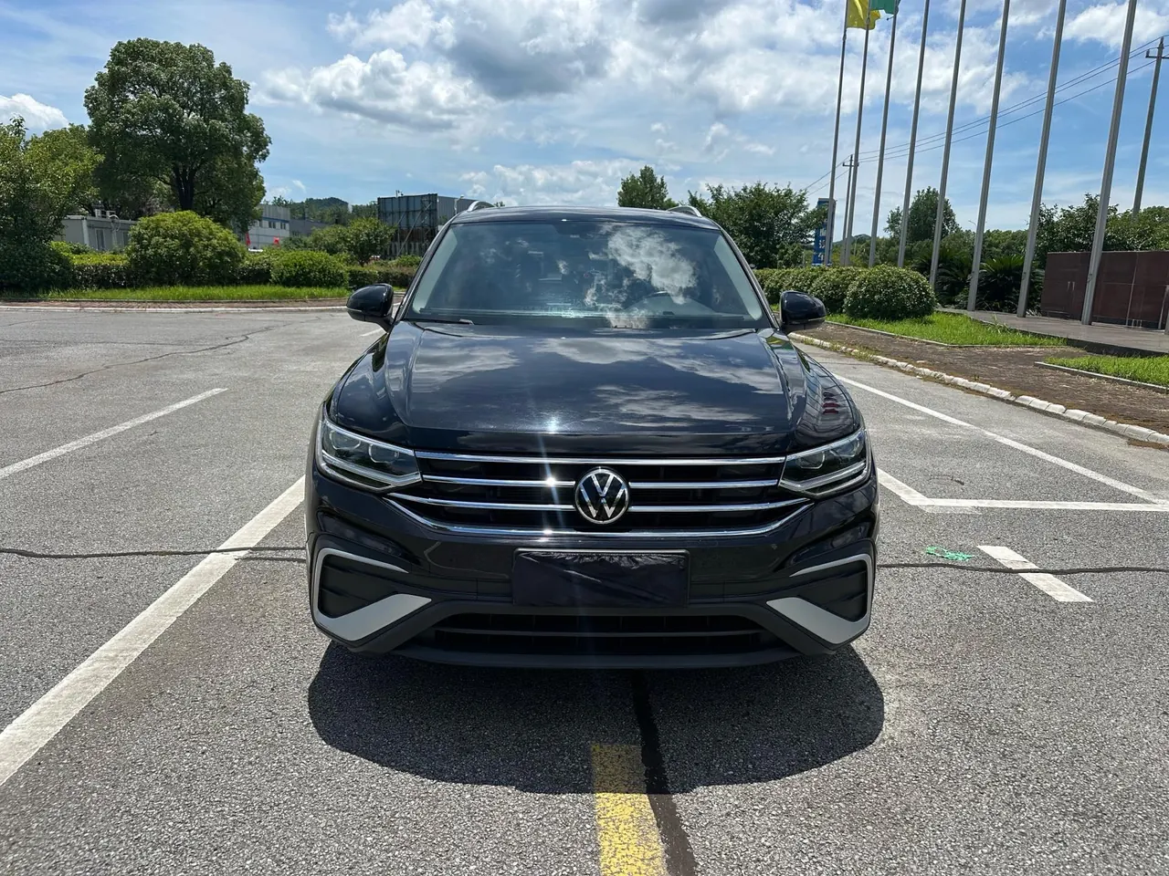 Volkswagen 2022 Tiguan L 2.0TSI 330TSI Two-Drive Smart Edition Automatic Gear 3
