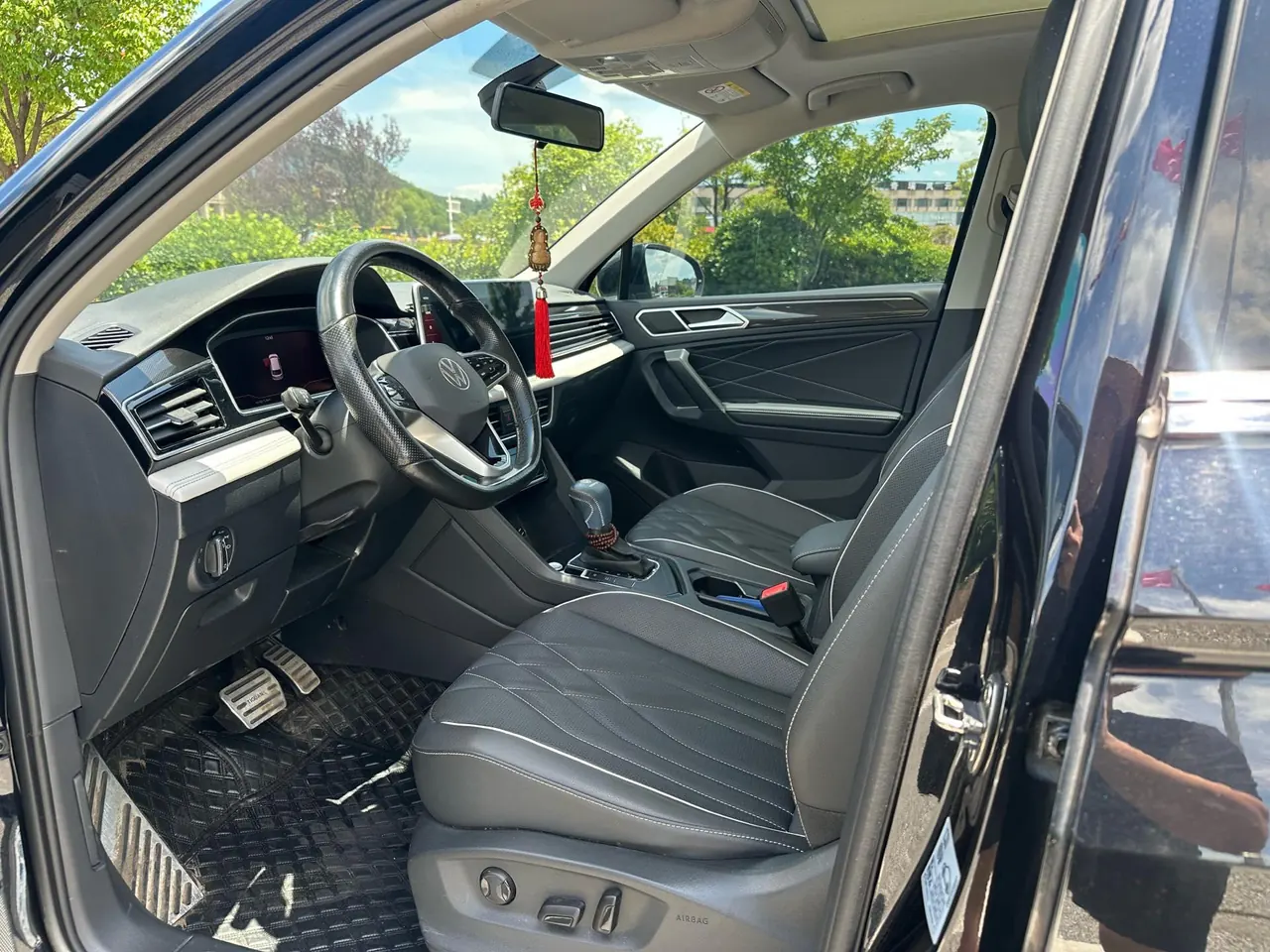 Volkswagen 2022 Tiguan L 2.0TSI 330TSI Two-Drive Smart Edition Automatic Gear 4