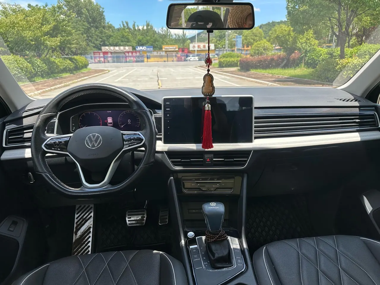 Volkswagen 2022 Tiguan L 2.0TSI 330TSI Two-Drive Smart Edition Automatic Gear 6
