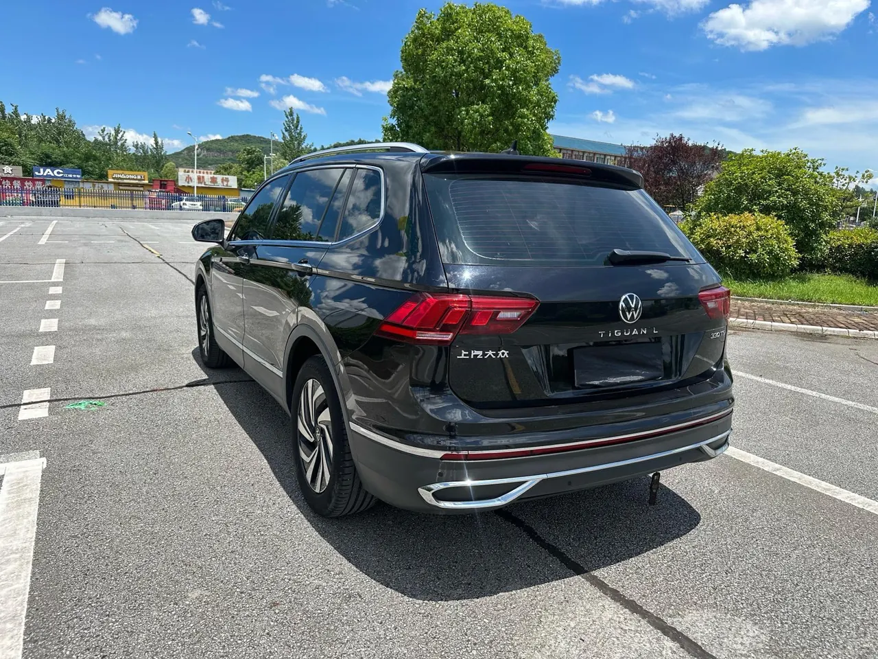Volkswagen 2022 Tiguan L 2.0TSI 330TSI Two-Drive Smart Edition Automatic Gear 7