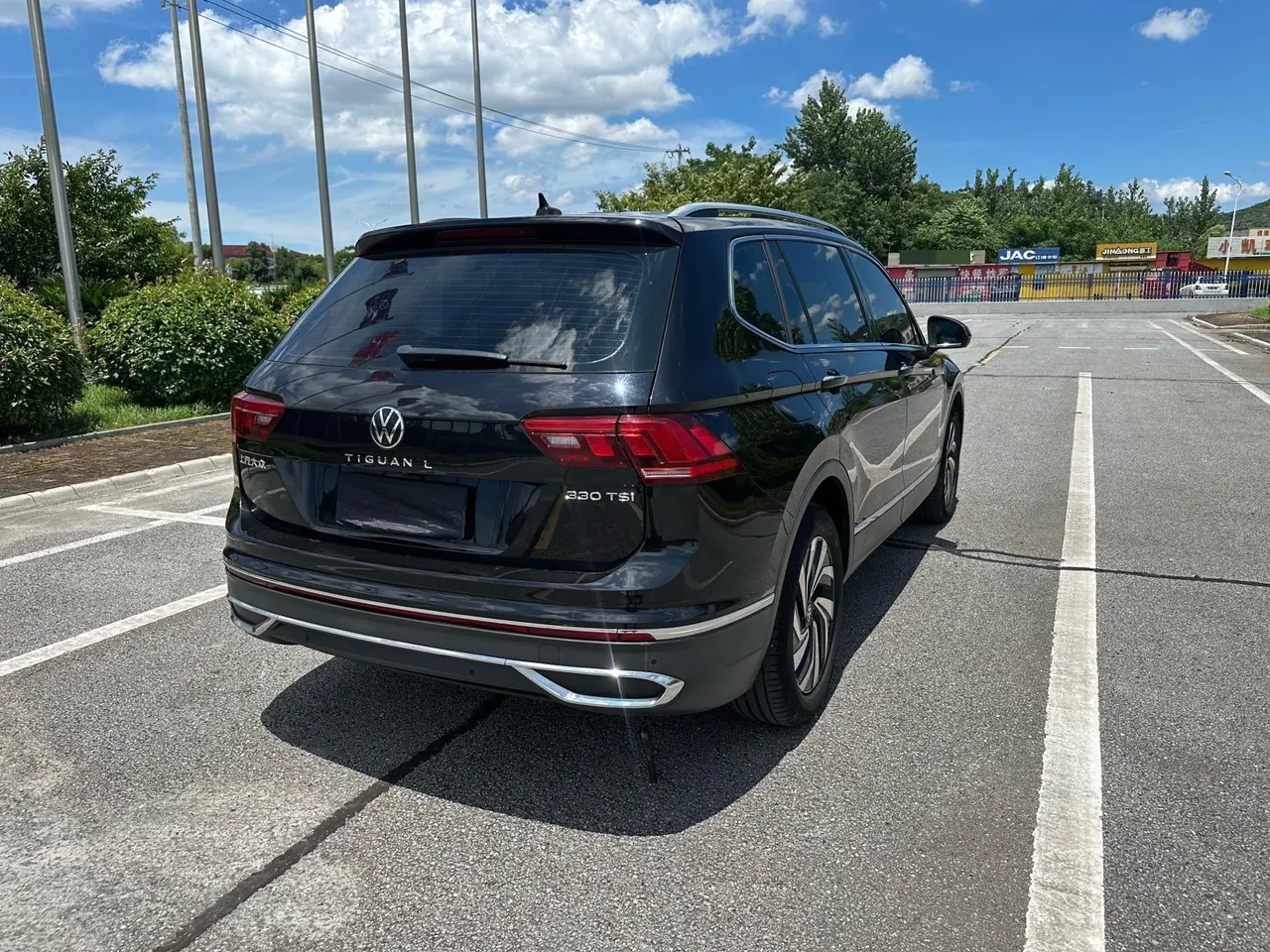 Volkswagen 2022 Tiguan L 2.0TSI 330TSI Two-Drive Smart Edition Automatic Gear 9