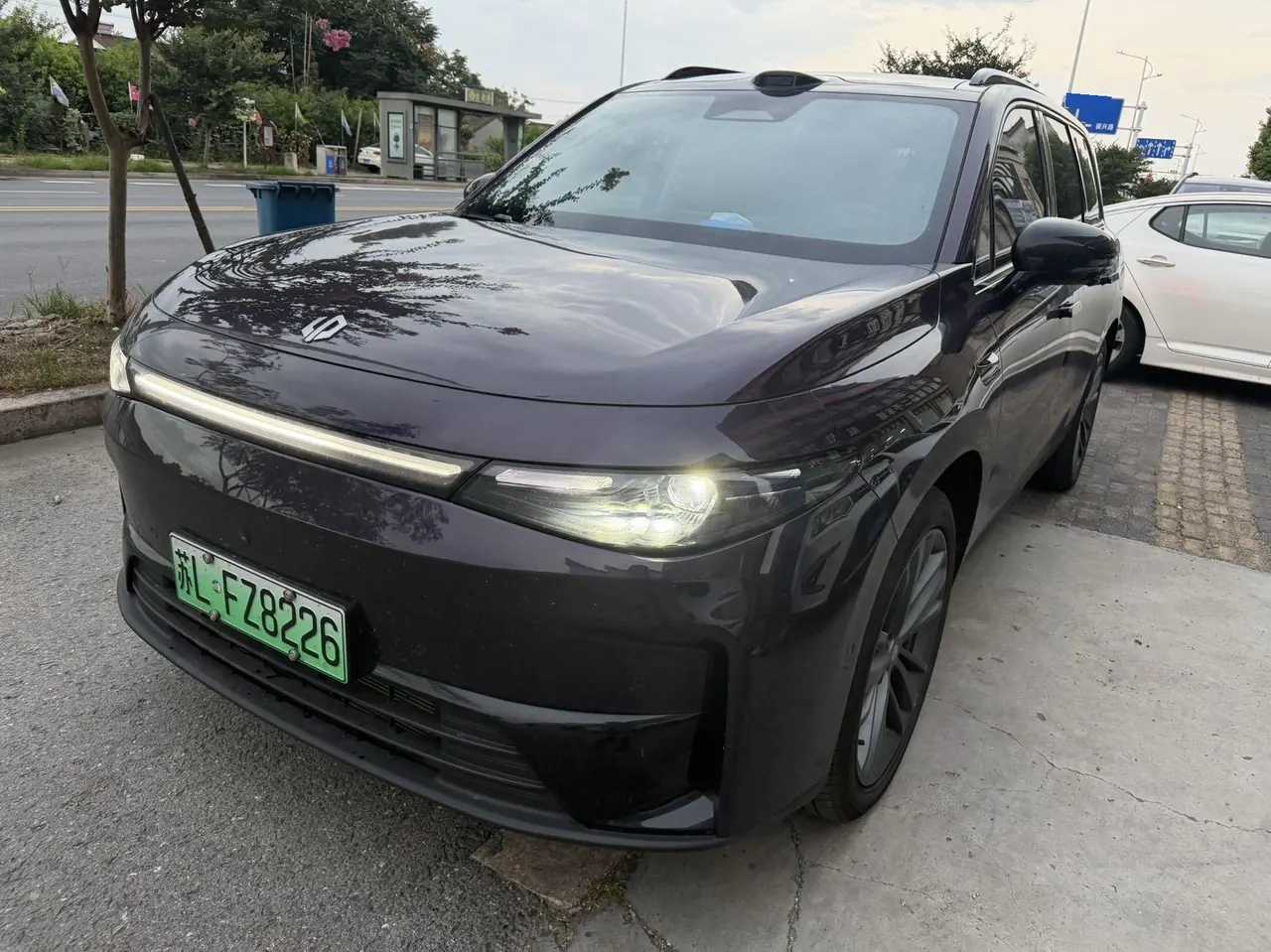 Leapmotor 2026 C 16 280 Laser Radar Zhizun Edition 6-seat Automatic Gear - View 1