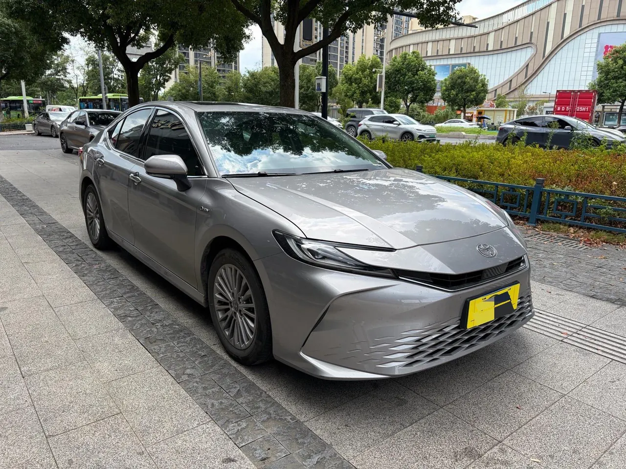 Toyota 2024 Camry Dual Engine 2.0HGVP Stepless Deluxe Automatic Gear 3