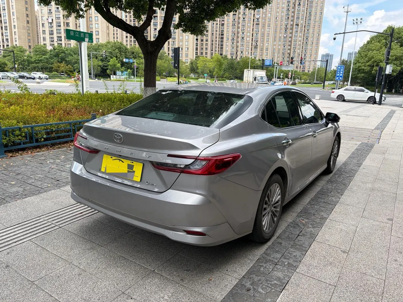 Toyota 2024 Camry Dual Engine 2.0HGVP Stepless Deluxe Automatic Gear 9