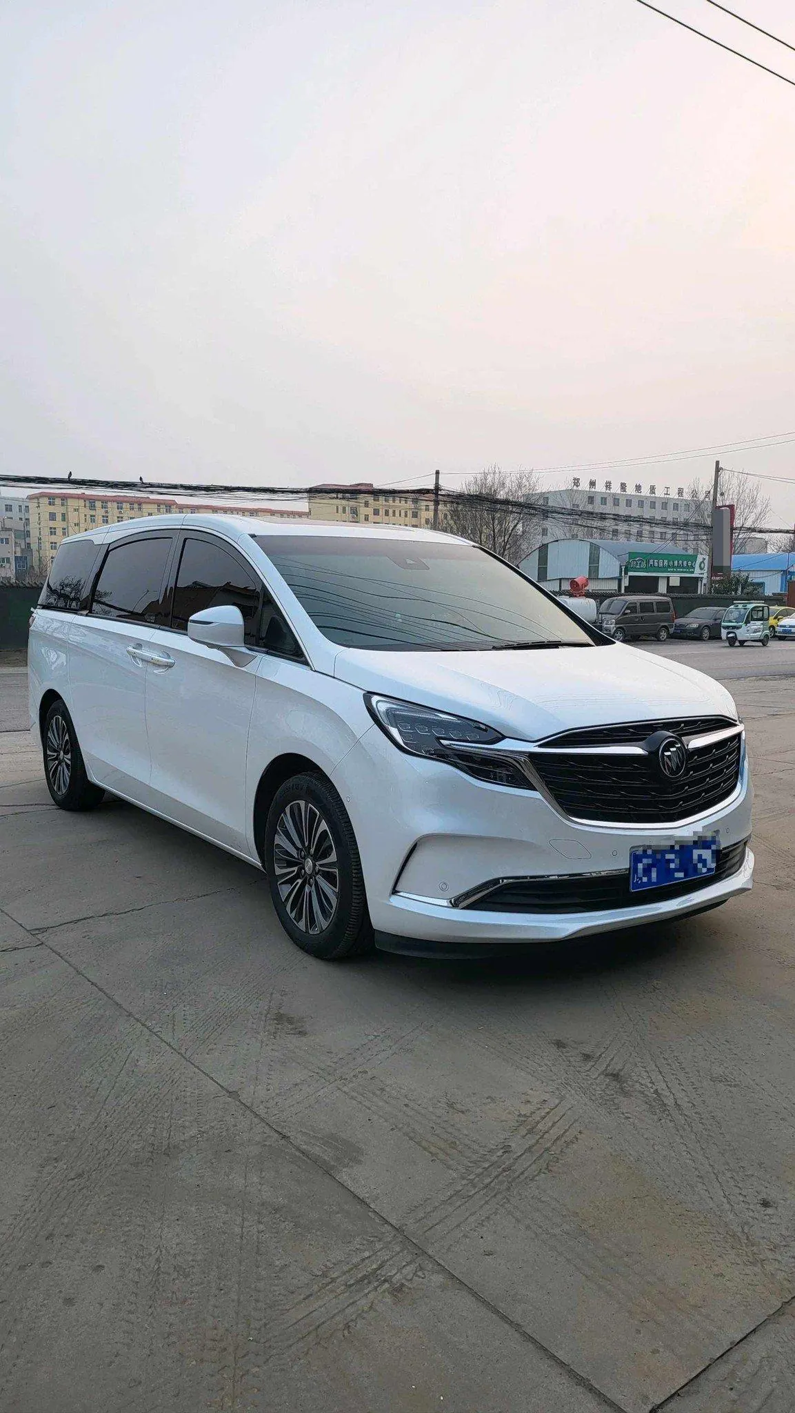 Buick 2022 GL8 ES Lu Zun 48V 2.0T 653T Luxury Automatic Gear 3