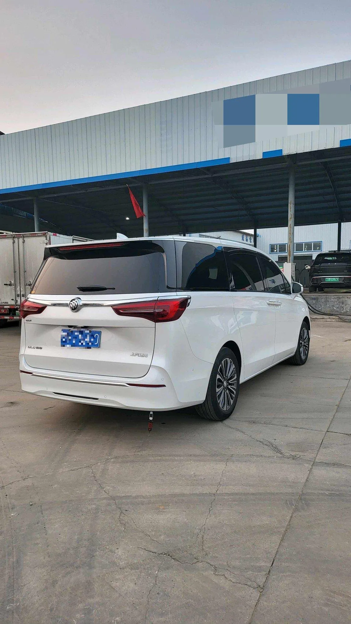 Buick 2022 GL8 ES Lu Zun 48V 2.0T 653T Luxury Automatic Gear 4