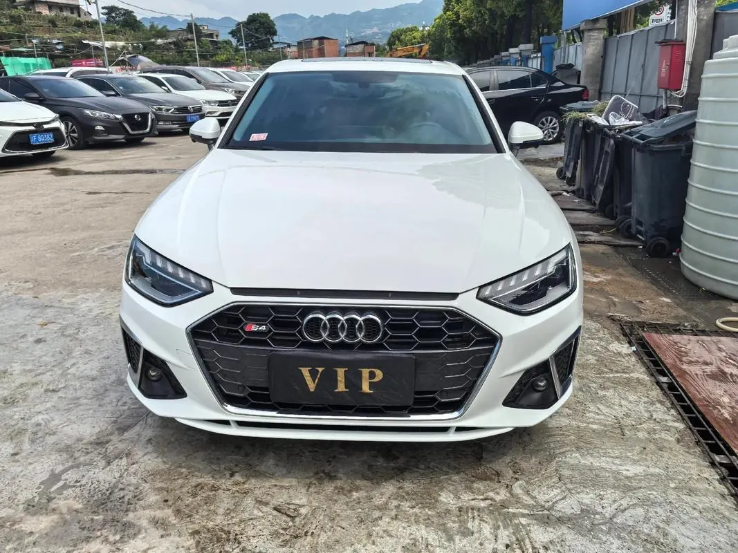 Audi 2024 A4L 2.0TFSI 40TFSI Deluxe Dynamic Automatic 2
