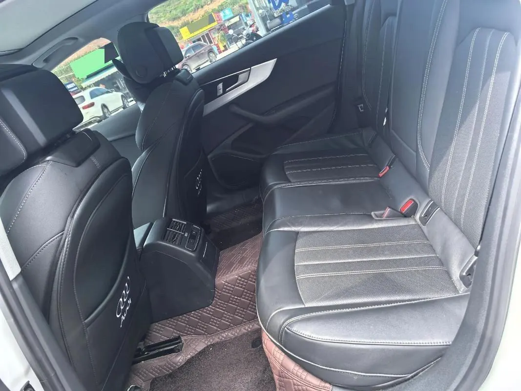 Audi 2024 A4L 2.0TFSI 40TFSI Deluxe Dynamic Automatic 5