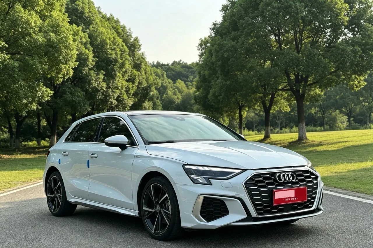Audi 2022 A3 Sportback 1.4TFSI 35TFSI Fashion Sports Automatic 3