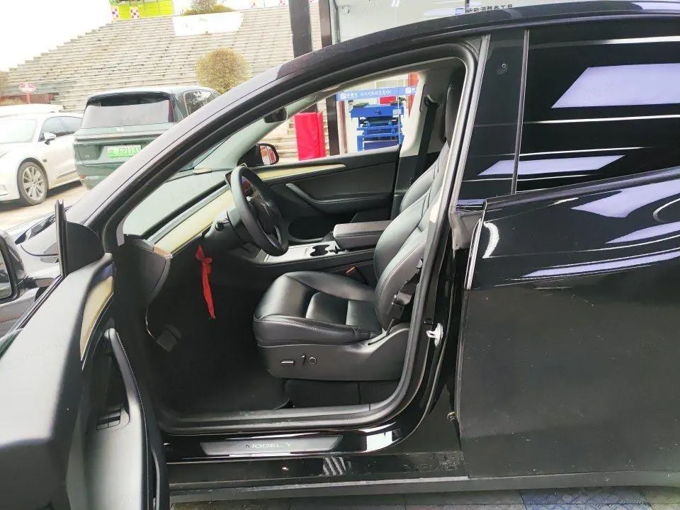 Tesla 2022 Model Y rear-wheel drive version (facelift) automatic gear 3