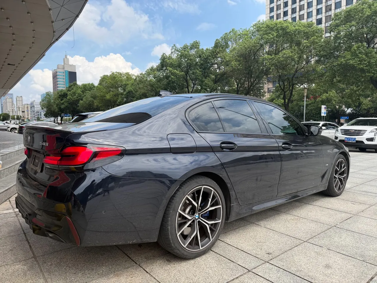 BMW 5 Series (Imported) 2022 530i 2.0T M Sports Suit Automatic Gear 5