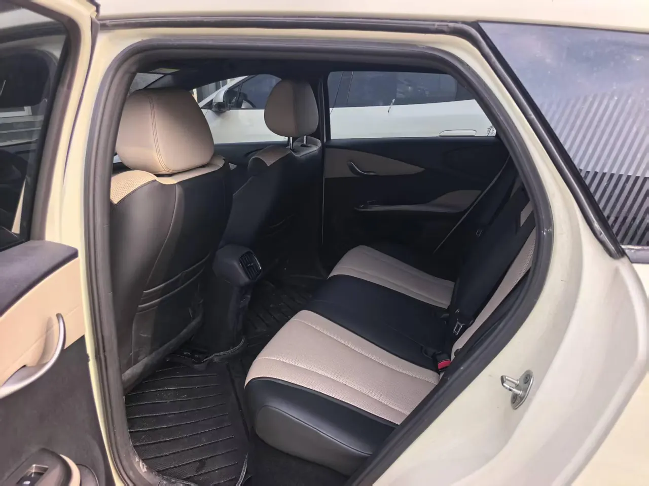 BYD 2025 Dolphin Smart Driving 410km Fashion Automatic Gear 2