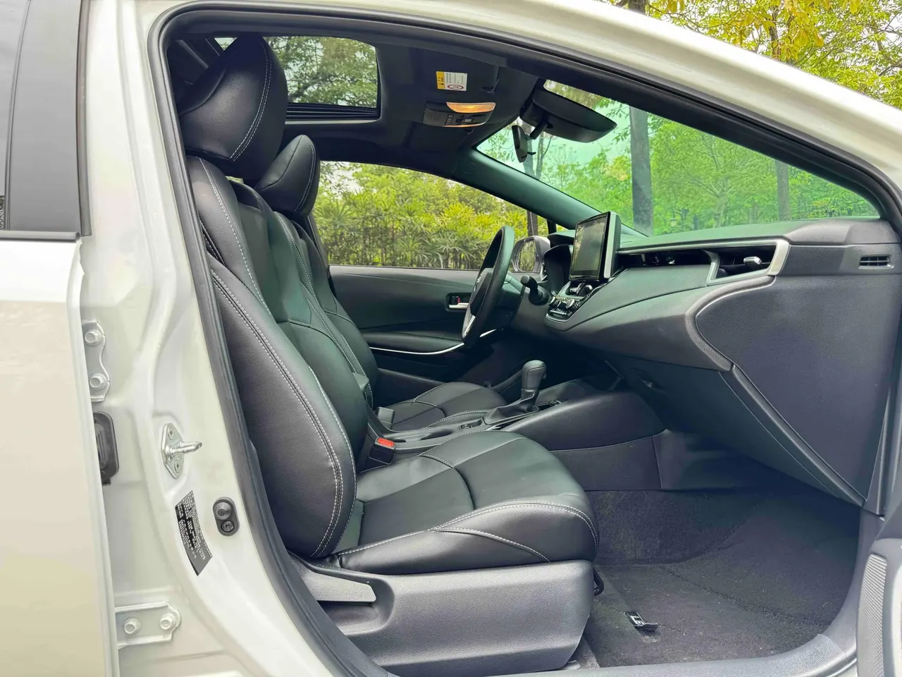 Toyota 2022 Lei Ling Shuangqing 1.8H Stepless Deluxe Edition Automatic Gear 10