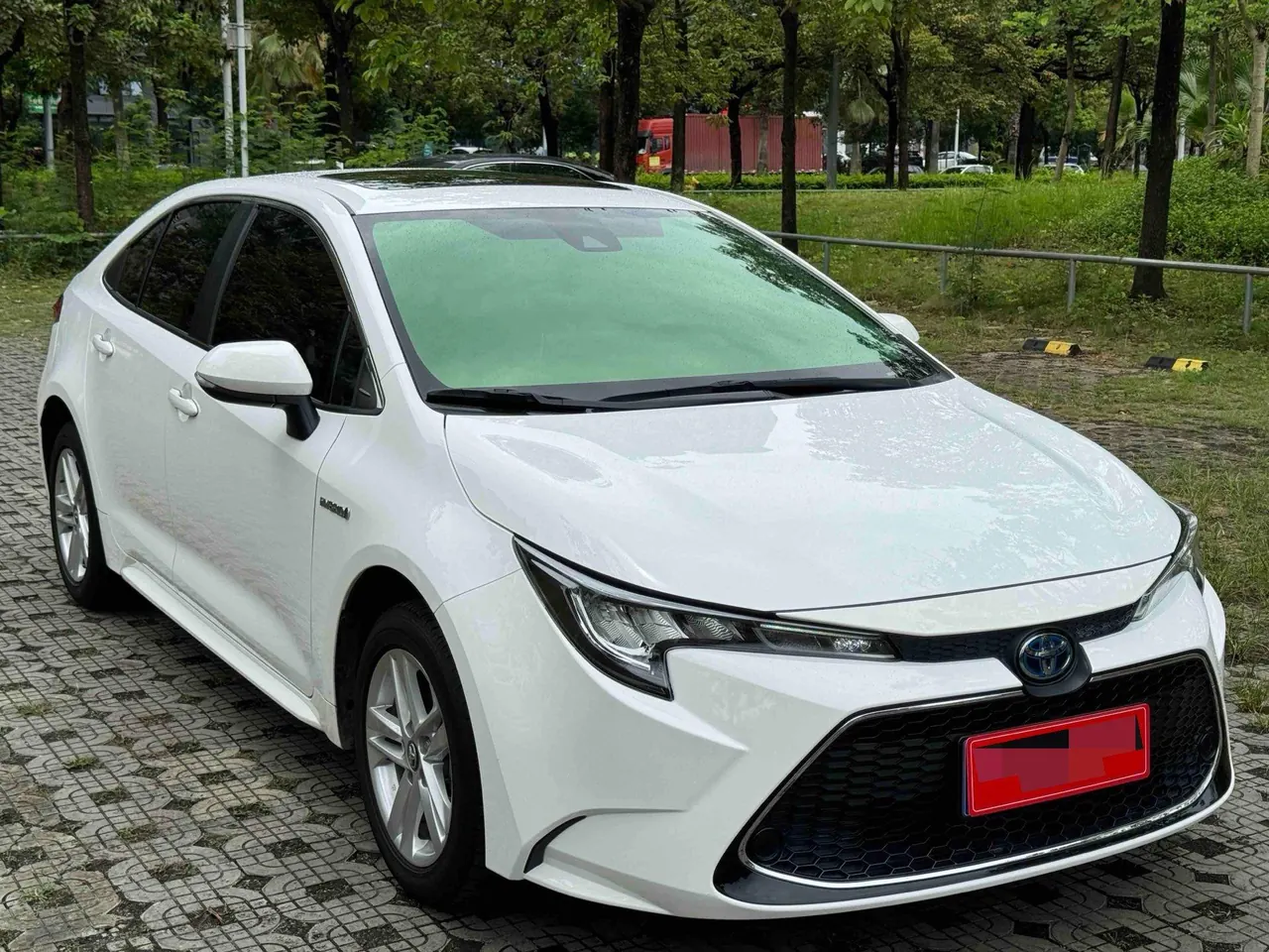 Toyota 2022 Lei Ling Shuangqing 1.8H Stepless Deluxe Edition Automatic Gear 5