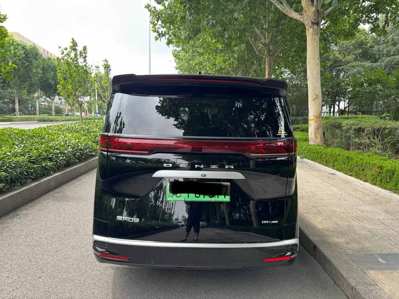 Denza 2022 Denza D9 DM-i 1.5T stepless 970 four-wheel drive flagship automatic gear 5