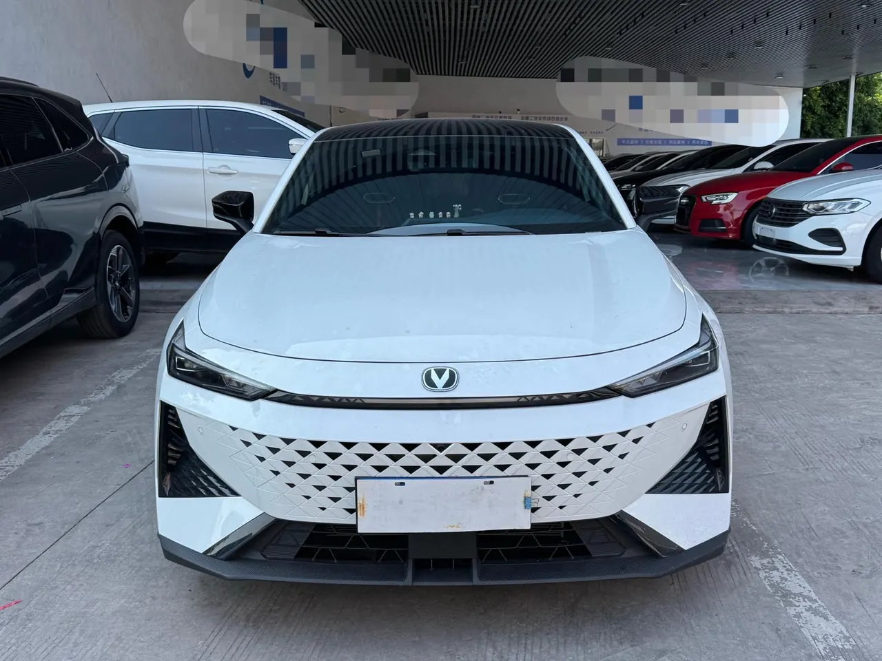 ChangAn 2024 UNI-V 1.5T Prestige Automatic 2