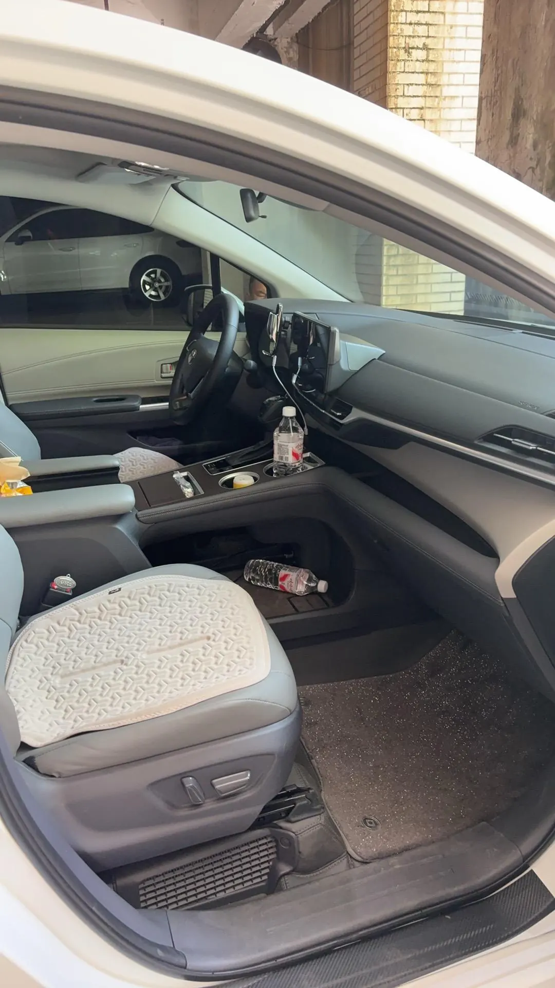 Toyota 2024 Grevia HYBRID 2.5 Stepless Comfort Edition Automatic Transmission 2