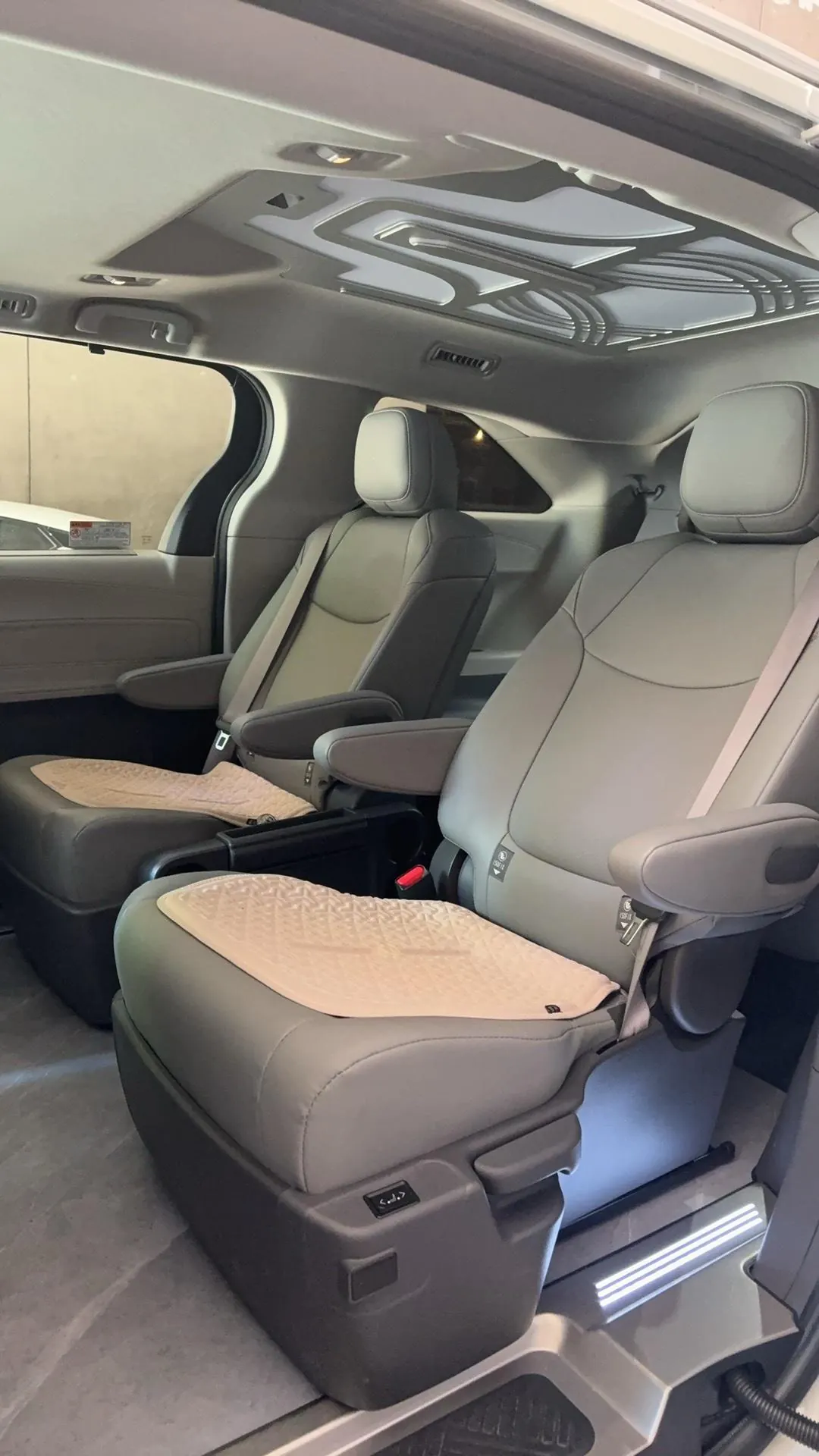 Toyota 2024 Grevia HYBRID 2.5 Stepless Comfort Edition Automatic Transmission 5
