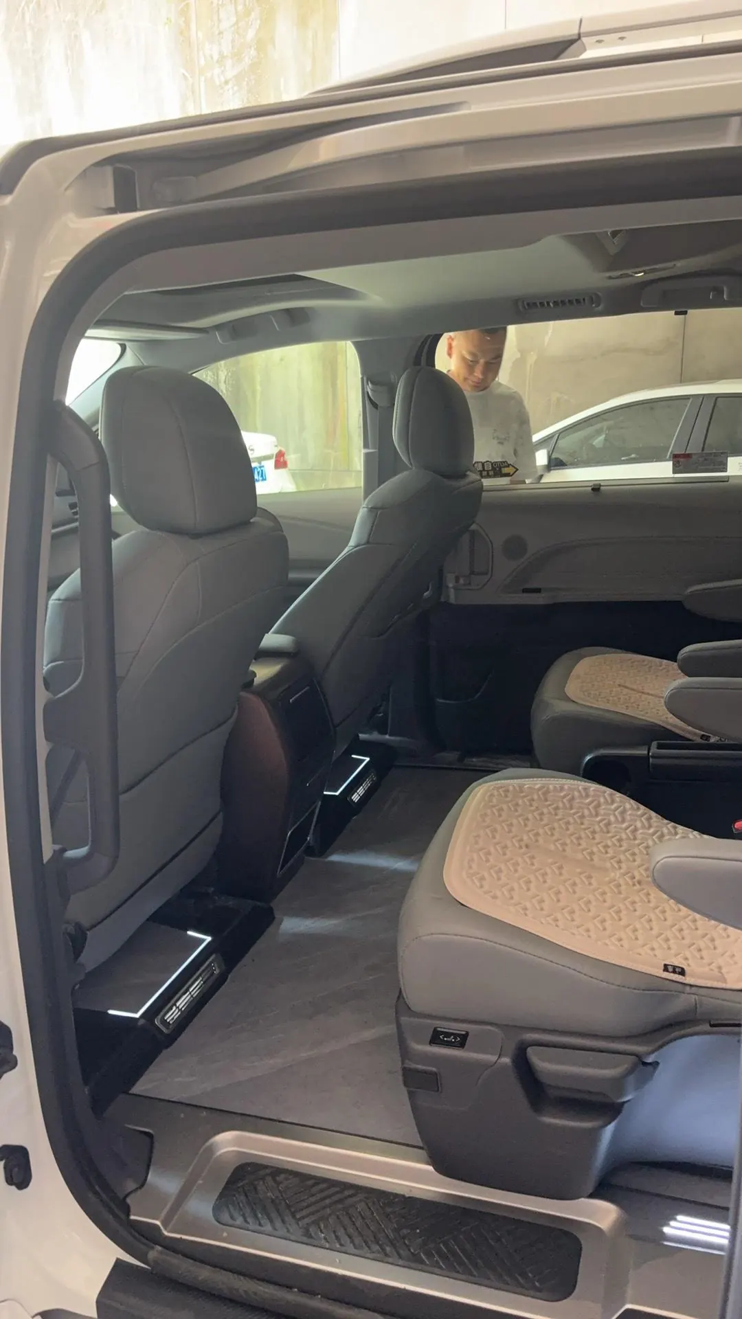 Toyota 2024 Grevia HYBRID 2.5 Stepless Comfort Edition Automatic Transmission 6