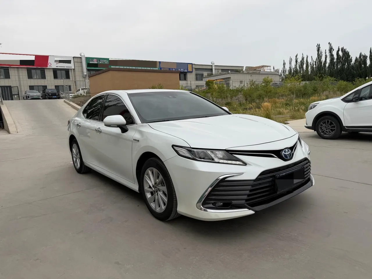 Toyota 2023 Camry Dual Engine 2.5HGVP Stepless Leading Edition Automatic Gear 3