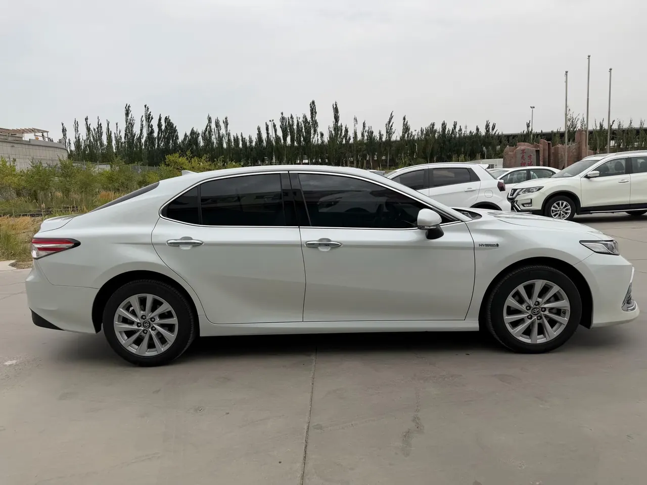 Toyota 2023 Camry Dual Engine 2.5HGVP Stepless Leading Edition Automatic Gear 9