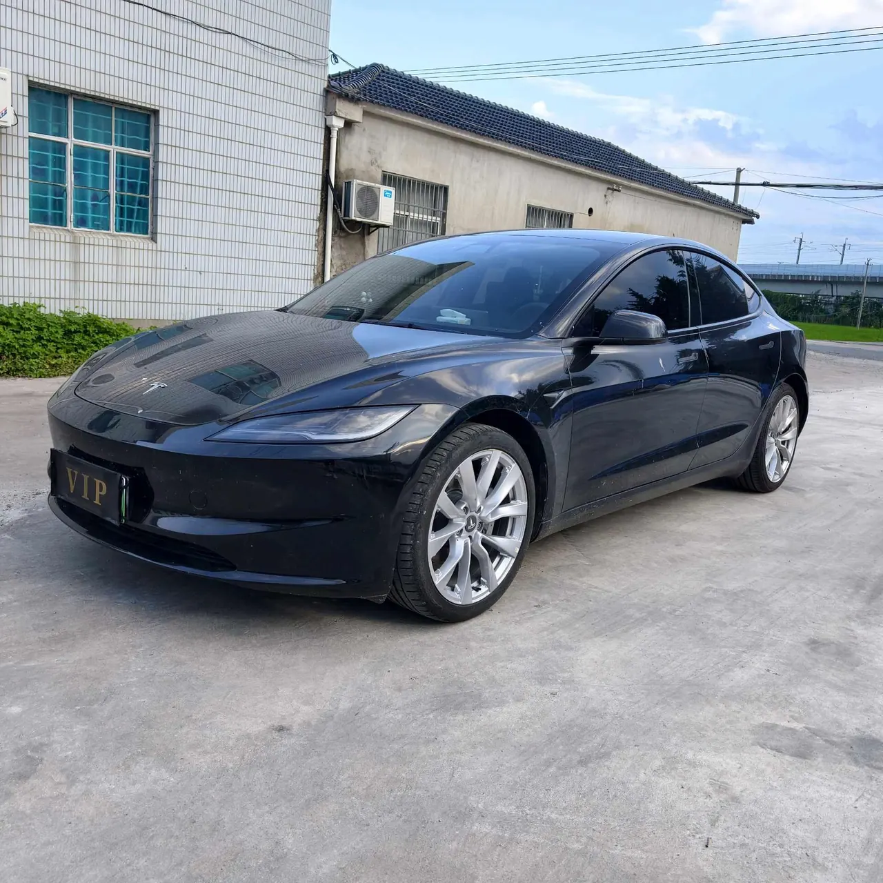 Tesla 2023 Model 3 Rejuvenation Edition Rear Wheel Drive Automatic Transmission - View 1