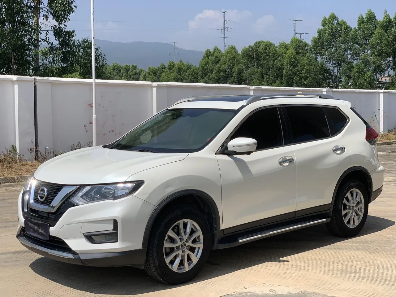 Nissan 2021 Qijun 2.0 Stepless XL Premium Two-Drive Commemorative Edition Automatic Gear - View 1
