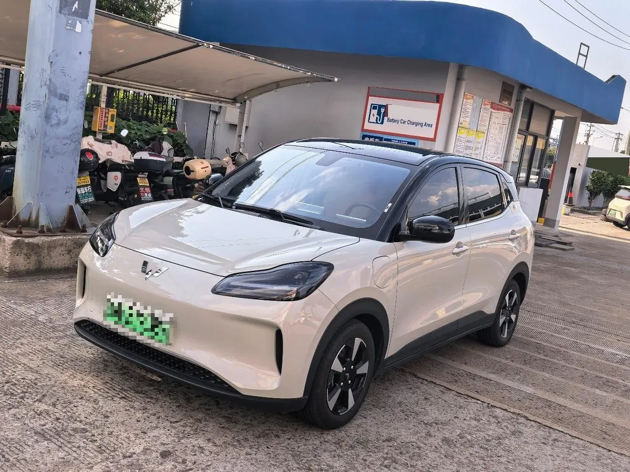 Open image lightbox: WuLing 2024 Plantronics PLUS 510km Five-seat Edition Automatic Gear