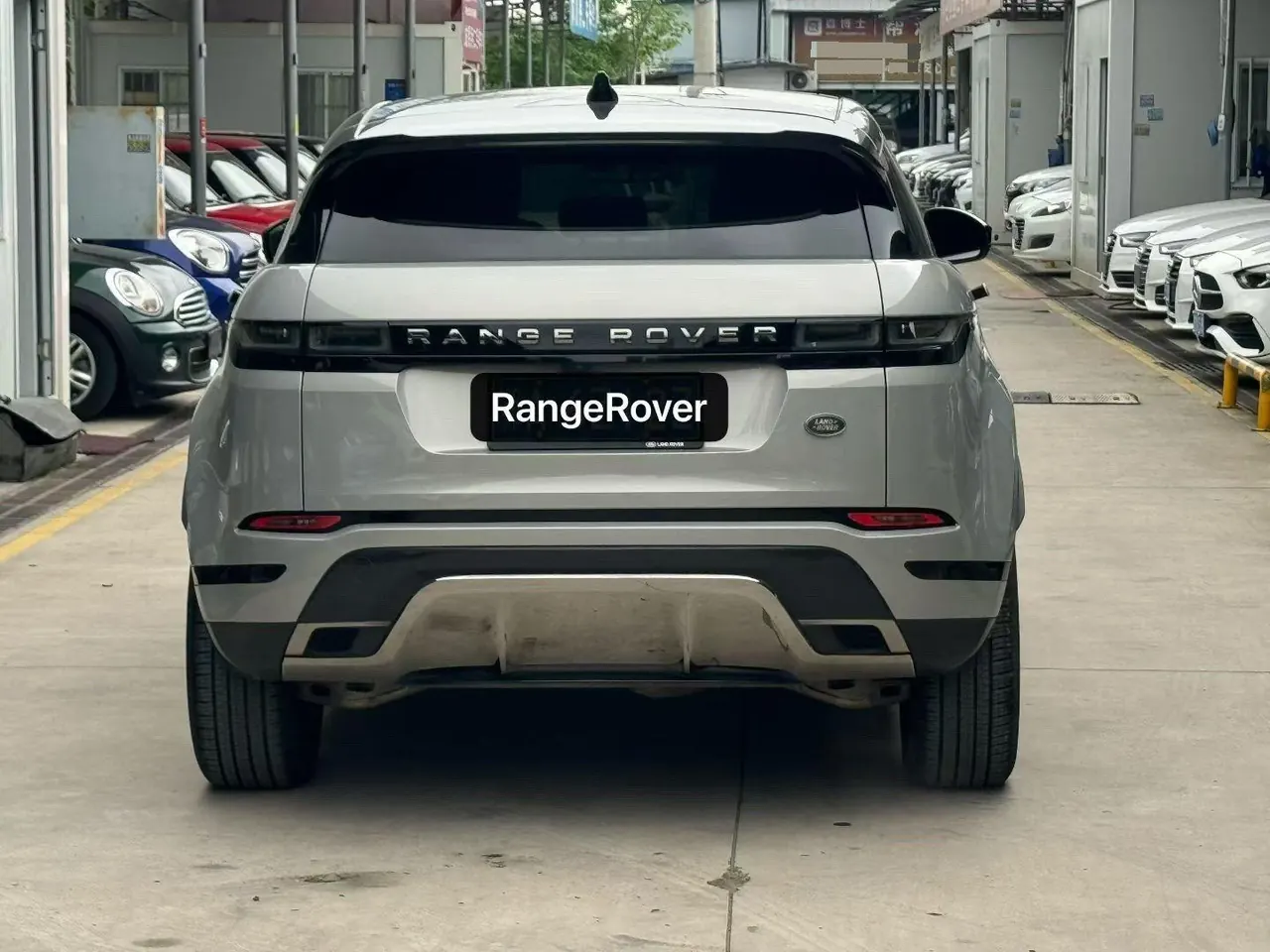 Land Rover 2022 Range Rover Aurora L 48V 2.0T 249PS R-Dynamic Deluxe Automatic Gear 8
