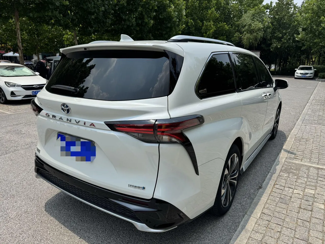 Toyota 2023 Grevia HYBRID 2.5 Stepless Premium PLUS Edition Automatic Gear 6