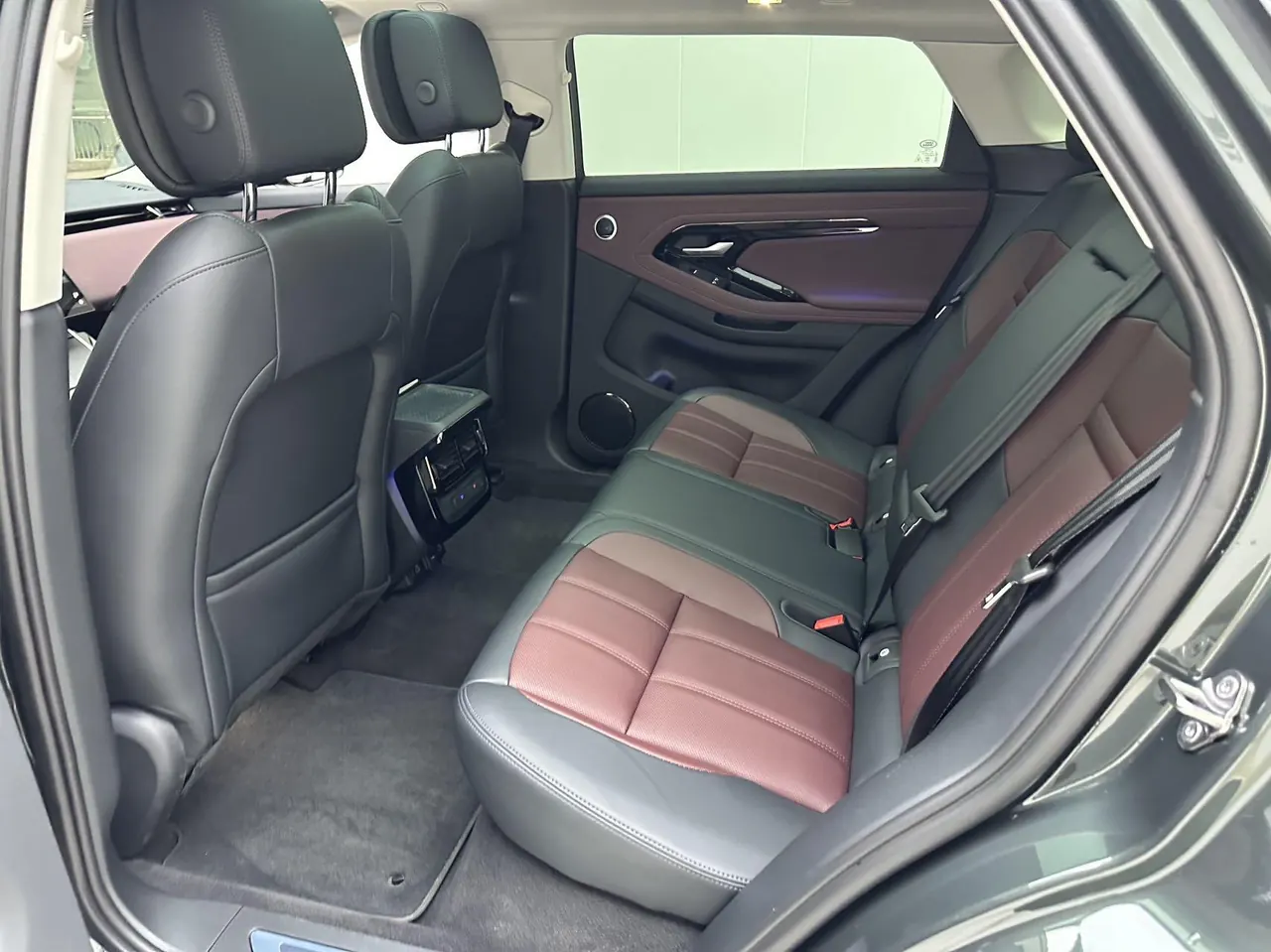 Land Rover 2024 evoque L 48V 2.0T 249PS automatic gear 6