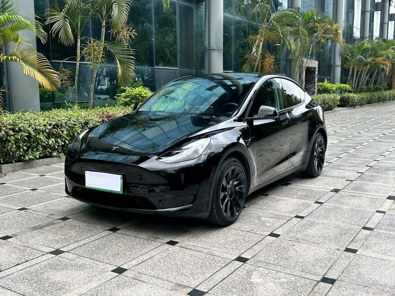 Tesla 2022 Model Y rear-wheel drive version automatic transmission - View 1
