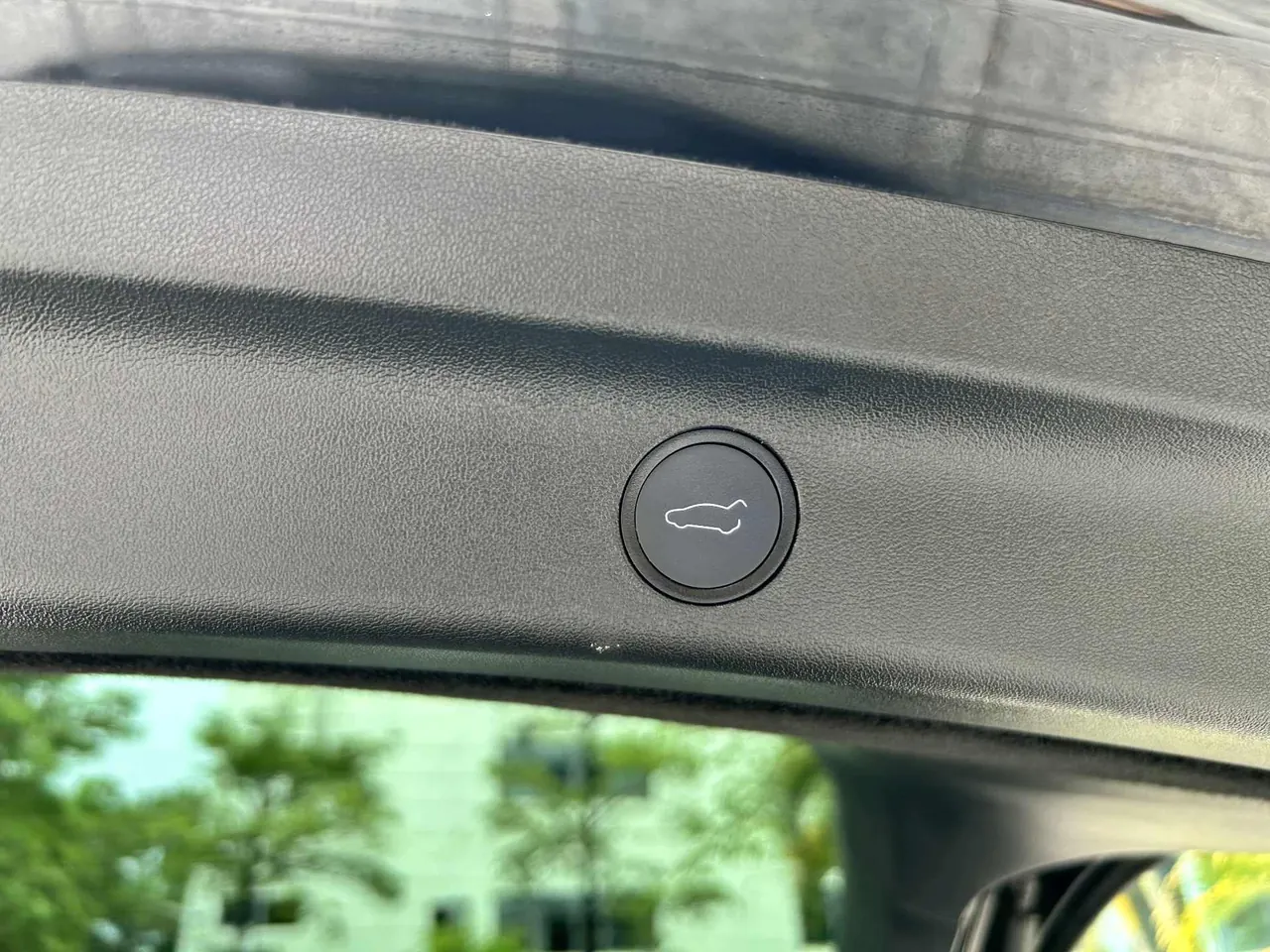 Tesla 2022 Model Y rear-wheel drive version automatic transmission 16