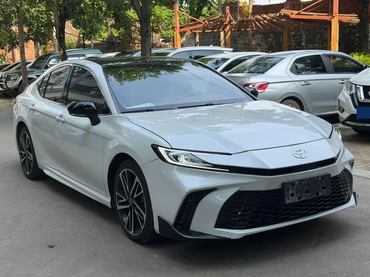 Toyota 2024 Camry Dual Engine 2.0HXS CVT Sport PLUS Edition Automatic Transmission 3