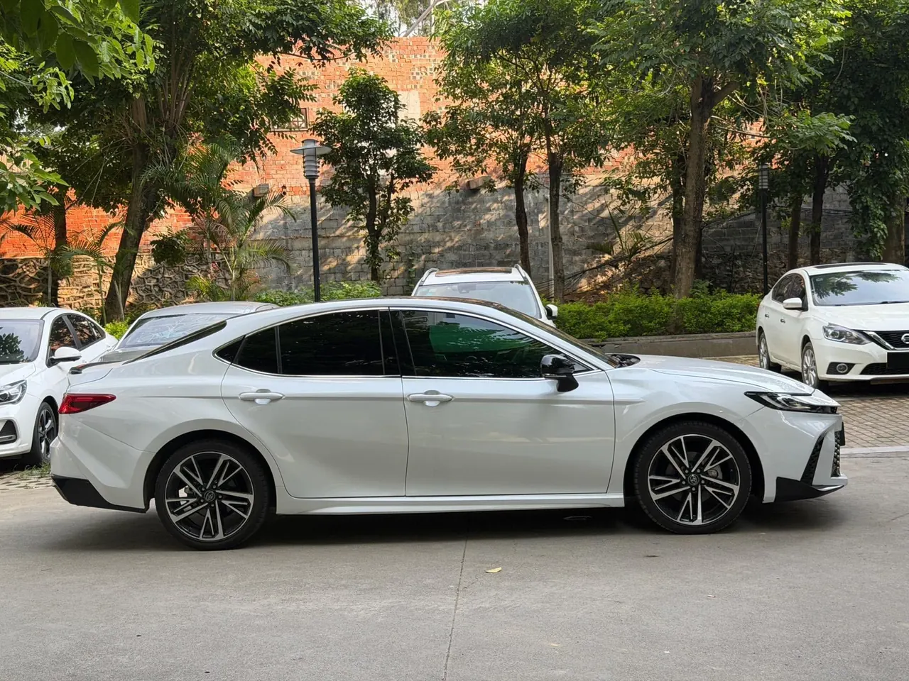Toyota 2024 Camry Dual Engine 2.0HXS CVT Sport PLUS Edition Automatic Transmission 4