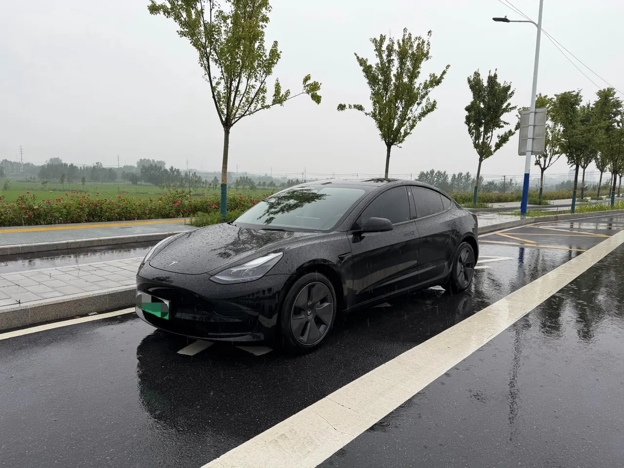 Tesla 2022 Model 3 rear-wheel drive version of automatic transmission - View 1