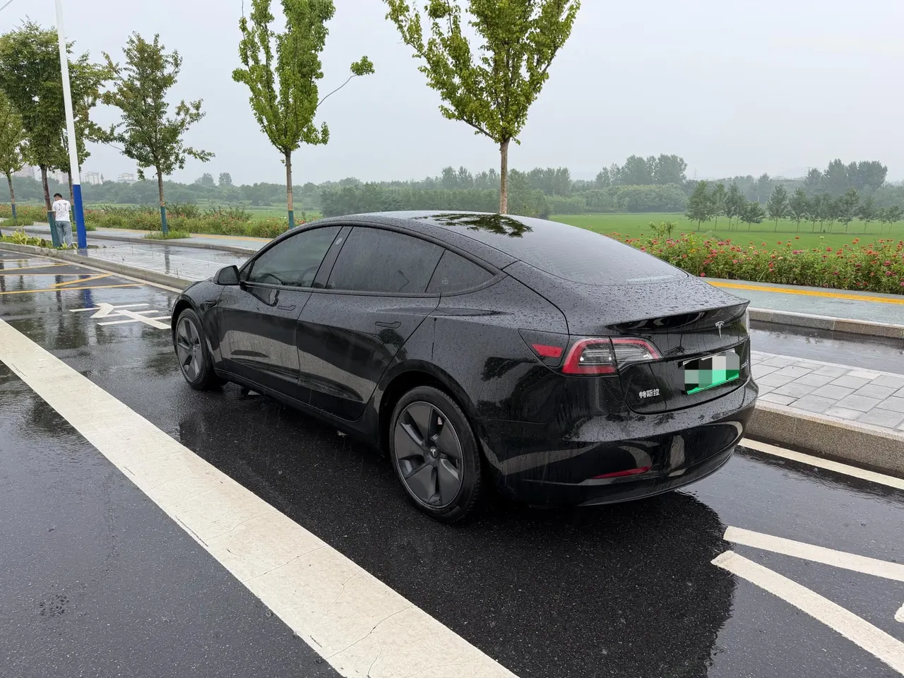 Tesla 2022 Model 3 rear-wheel drive version of automatic transmission 5